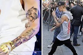Justin bieber just got a new tattoo and fans have some questions. Justin Bieber Gets Selena Gomez Tattoo Mirror Online