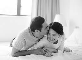 Casual Prewedding Indoor Prewedding Engagement Lifestyle Bed Kc Chan Photography Indoor Engagement Pictures Pre Wedding Photoshoot Pre Wedding Shoot Ideas