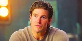 NCIS: Origins' First Look At Austin Stowell's Gibbs Is Almost Perfect (But  It's Missing 1 Crucial Detail)