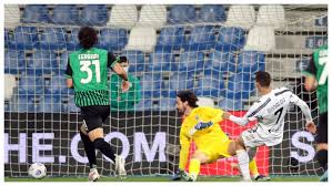 Benvenuti sulla pagina facebook ufficiale di juventus. Sassuolo Vs Juventus Ronaldo And Buffon Keep Juventus Champions League Hopes Alive Serie A