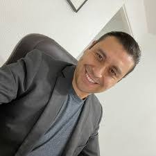 Efren Hernandez's Instagram, Twitter & Facebook