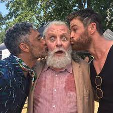 Artist, painter, composer, actor of film, stage, and television @anthonyhopkinscollection www.anthonyhopkins.com. Entoni Hopkins Na Semkah Blokbastera Marvel Tor Ragnaryok
