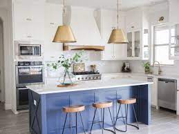 Here, mckinley architects pairs a stunning blue tile backsplash with crisp white cabinetry. 21 Beautiful Blue And White Kitchen Design Ideas