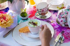 No alice in wonderland party is complete without treats inviting guests to eat me.. Disney Dinners Alice In Wonderland