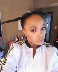 Browse good natural black short hairstyles and get ideas for your natural hair. This Is Sindi Dlathu S Method Of Stretching Her Natural Hair Without Heat