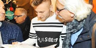 February 20, 1990 ciro immobile took his league tally to 35 as lazio get the three points against relegated brescia. Bvb Star Immobile Kauft Emmendinger Benefiz Kalender Emmendingen Badische Zeitung