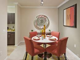 Red Adds A Touch Of Elegance To This Dining Room Cielo Apartments Http Apt Gd 1w8qlcs In Denver Co Co Apartment Decor Apartment Apartments For Rent