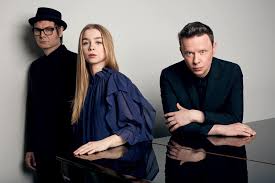 The esc 2021 is organized by european society of cardiology (esc) and will be going on virtual. Auch Hooverphonic Aus Belgien Bekommen Eine Neue Chance Beim Esc 2021 Esc Kompakt