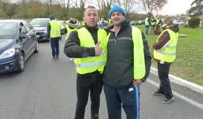 Gilets jaunes paris‏ @giletsjaunesgo 29 апр. Le Gilet Jaune Bruno Garcia J Assumerai Mes Responsabilites Le Journal D Ici