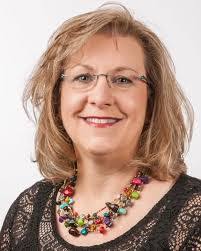 Sara Gibson's Instagram, Twitter & Facebook