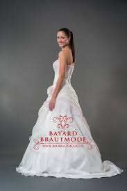 Brautkleider violett bestseller »vergleichstabellen & einkaufsratgeber »zu den testsiegern: Brautmode Laufen Hochzeitskleider Brautkleider Bayard Brautmode