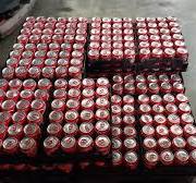What's with the red tabs on Coke cans? : r/cocacola