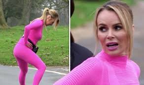 The britain's got talent star, 50, flashed her pearly whites as she donned a. Amanda Holden S Appearance Distracts Britain S Got Talent Viewers Tv Radio Showbiz Tv Express Co Uk