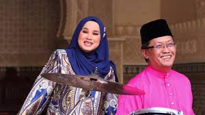 Tiada lagi rahsia selebriti laman s0sial vie shanti khan akhirnya berkongsi gambarnya dengan suami datuk seri rahman dahlan. Isteri Rahman Dahlan Wife