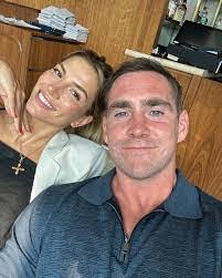 Kristen Hoyle's Instagram, Twitter & Facebook