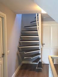 1m2 Bei Eestairs I Schwarz Weiss Treppe Design I Raumspartreppe Platzsparende Treppe Schmale Treppe In 2020 Schmale Treppe Raumspartreppen Kleiner Treppenaufgang