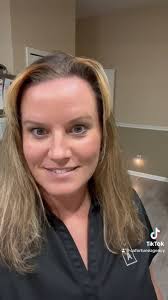 Amanda Blakeslee's Instagram, Twitter & Facebook