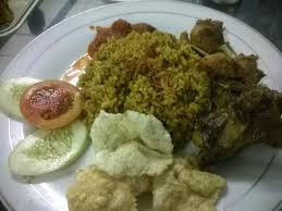 Cek cara membuat nasi kebuli kambing dan bumbu nasi kebuli khas arab di sini. Nasi Kebuli Kambing Picture Of Nasi Kebuli Ibu Layla Jakarta Tripadvisor