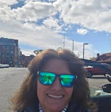 For those who are aware of any available job vacancies, I'm a mother of a  five-year-old, so I'd like to find a place where I can arrive around 9 am  to drop