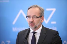 Minister zdrowia adam niedzielski twierdzi, że jako społeczeństwo odporność populacyjna zyskać możemy najwcześniej jesienią. Kim Jest Adam Niedzielski Sylwetka Nowego Ministra Zdrowia O2 Serce Internetu