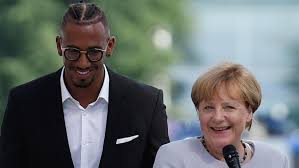 Ex kasia lenhardt hat ihn erpresst. Angela Merkel Zu Jerome Boatengs Vater Tollen Sohn Haben Sie