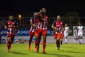The club was founded on 4 july 1960 and in 1965 became the first champions of the honduran national football league. Platense Hace Saltar La Banca Ante Olimpia
