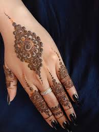 Mehndi design images holds a lot of cultural significance in subcontinent traditions. Top Khafif Mehndi Designs Simple Khafif Mehendi Designs