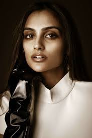 Slesha Patel's Instagram, Twitter & Facebook