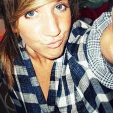 Danielle Comstock's Instagram, Twitter & Facebook