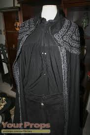 The mask of zorro is a 1998 american swashbuckler film based on the character of the masked vigilante zorro created by johnston mcculley. The Legend Of Zorro Antonio Banderas Zorro Original Screenworn Cape Original Movie Costume