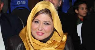 احتفل محبي الفنانة سهير رمزي بعيد ميلادها ال71 بإعادة نشر فيديو سابق لاحتفالها بعيد ميلادها عبر الصفحة الرسمية لـ «فانز سهير رمزي» وهي تغني وترقص بحضور عدد من زملاءها. Ø³Ù‡ÙŠØ± Ø±Ù…Ø²ÙŠ ØªØ®Ù„Ø¹ Ø§Ù„Ø­Ø¬Ø§Ø¨ Ø¨Ø¹Ø¯ Ø±Ø¨Ø¹ Ù‚Ø±Ù† ÙƒØ§Ù† Ù…Ø±Ø­Ù„Ø© ÙˆØ§Ù†ØªÙ‡Øª Ø¬Ù†ÙˆØ¨ÙŠØ©