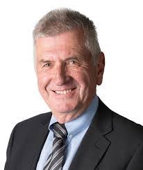 Geoff Eaton's Instagram, Twitter & Facebook