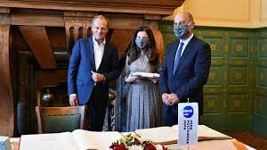Get the latest donald tusk news from itv news, the uk's biggest commercial news organisation. Donald Tusk Former President Of The European Council Visits Postojna Cave Postojna Cave Park