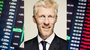 Strategist warns about bad timing in big shift to passive management