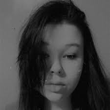 Kimberly Cottrill's Instagram, Twitter & Facebook