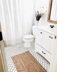 24 Easy And Simple Small Bathroom Remodeling On A Budget Small Apartment Bathroom Cheap Bathroom Remodel Diy Bathroom Remodel