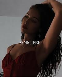 Hello #bookstagram 📚✨ Aujourd'hui je vous parle de « Leonid Petrov » de  @nanouad_writer, publié chez @eden_editions 🖤 ⚠️‼️ Dark Romance