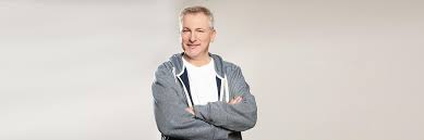 Matthias matuschik hat als kind viel zeit bei seiner oma verbracht. Matthias Matuschik Moderator Kabarettist Entertainer Und Radiomoderator Bei Bayern 3 Er Ist Auch Nur Ein Mensch