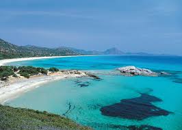Viajamos para a capital da sardenha e também a maior cidade dessa ilha super badalada do verão europeu para descobrir um pouco mais sobre cagliari.e ficamos surpresos com a cidade que além de ter praias de tirar o fôlego também encanta por sua cultura e história. A Sardenha Nao E So Praia Mas E Praia Muito Boa Viagens Publico