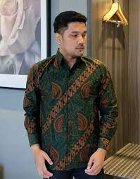 Dalam produksi batik madura ini, tetap mempertahankan sistem pembuatan secara tradisional. Jual Baju Batik Kemeja Pria Semen Romo Hijau Katun Cap Malam Premium Fl Di Lapak Fortunate Lapak Bukalapak