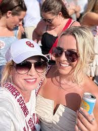 June Stowe's Instagram, Twitter & Facebook