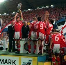 Em 1992 in schweden made by nils olsson (swe) maße ca. Sp Fussball Em 1992 Danemark Feier Jubilaum Bunt Meldung Danemarks Europameister Von 1992 Feiern Auf Dem Kopenhagener Rathaus Balkon Welt