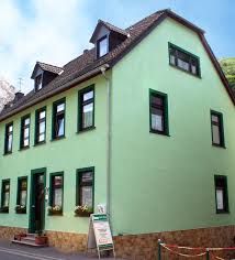 Phifer quick shade offers protection privacy for apartment balconies. Kachel Ferienwohnung Mit Flair Bacharach Steeg