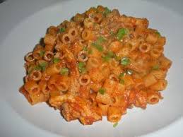 Tunisian Ditali Rigati Pasta With Chicken And Harissa Is A Common Dish In Tunisia And If You Are In Tunisia You Will See This Di Food Small Pasta Chicken Pasta