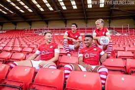 Jun 16, 2021 · that factor played a big part in his first loan move to gloucester city in 2017, where he was able to link up with his brother, kieran, who was plying his trade at new meadow park. Barnsley 19 20 Trikots Veroffentlicht Nur Fussball