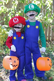 How To Make Mario And Luigi Costumes Tutorial Smashed Peas Carrots Mario And Luigi Costume Sibling Halloween Costumes Boys Halloween Costumes Diy