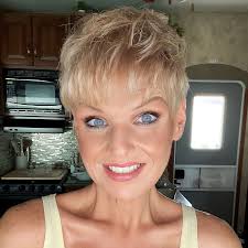 Amanda Register's Instagram, Twitter & Facebook