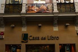 Pertenece a la franquicia que espasa calpe fundó en 1922 y que llegó a sevilla en junio de 2001 para regocijo de los lectores que antes teníamos que ir a. Casa Del Libro