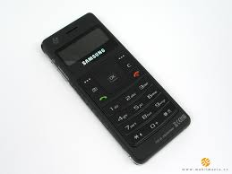 Samsung F300 review: A phone like no ...