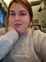 Deanna Burton's Instagram, Twitter & Facebook